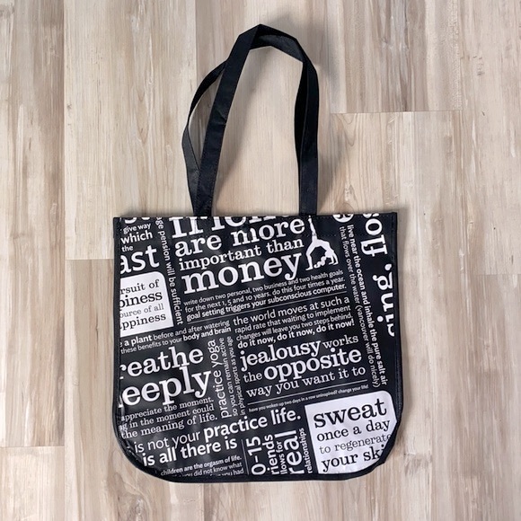 โค๏ธ Two brand new lululemon tote bags - Picture 3 of 4